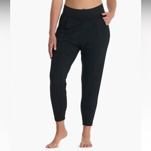 Vuori Lux at ease pant